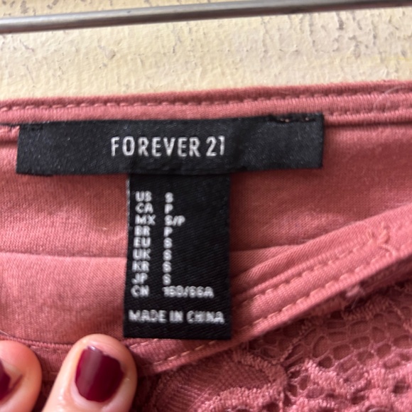 Lace skirt - Picture 2 of 5